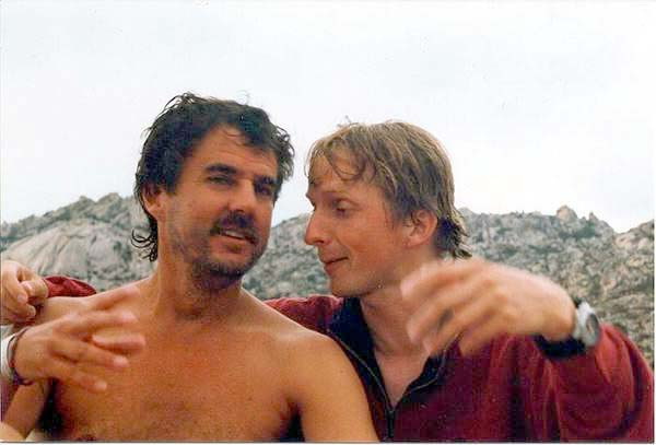 Skipper und Bootsjunge beim Segeln vor Sardinien und Korsika ... (1998) 