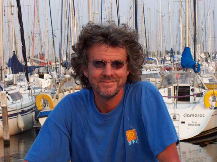 ... Honigkuchenpferde grinsen so &auml;hnlich ... (Holland 2006) 